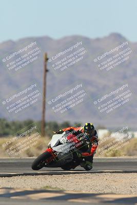 media/Oct-30-2025-Racers Edge (Thu) [[dabbdaf680]]/3-B Group/Session 4 Turn 16/